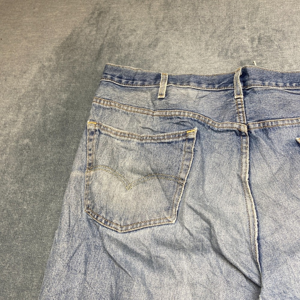 Levi's 550 Jeans Men 44x34 Blue Denim Light Wash Straight Relaxed Fit Whiskering - Picture 5 of 15